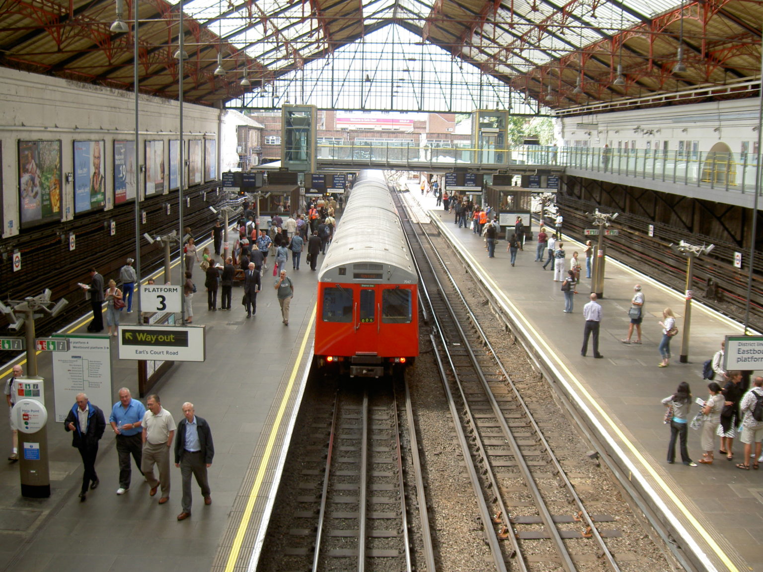 London_Train_Station - The Pocket Testament League